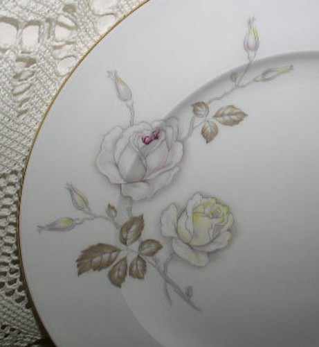 Johann Haviland Bavaria Sweetheat Rose Dinner Plate White Rose Brown Pink Yellow - Picture 3 of 3