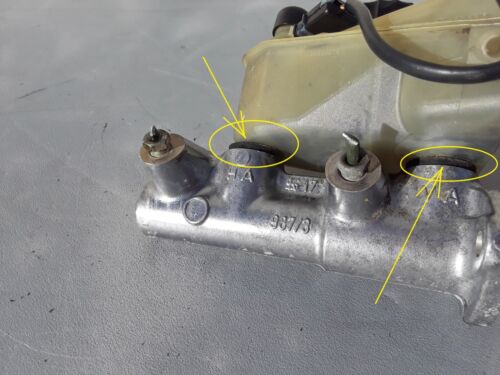 1981 Mercedes Benz W123 240D MT Brake Master Cylinder With Reservoir OEM - Picture 12 of 21