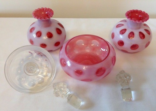 Fenton Kunstglas Cranberry Opalescent Coin Dot Puder Eitelkeit Parfum Set A4 - Bild 2 von 3