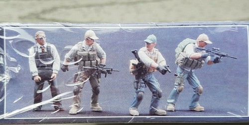 TRUMPETER 1/35 U.S. ARMY PMC IN IRAQ 2005 VIP SECURITY GUARDS 4 FIGURES 00420 FS - Picture 2 of 10