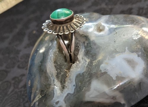 ANELLO NATIVO AMERICANO ZUNI ARGENTO STERLING MALACHITE VERDE TURCHESE COLORE TAGLIA 7 - Foto 16 di 16