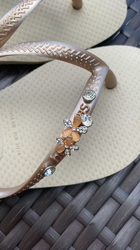 Havaianas Flip Flops Women Slim with Crystal Flowers and Personalized Charm - Video 1 of 1