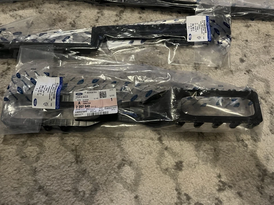 GENUINE FORD FOCUS MK4 2018-2021  RADIATOR SPLASH SHIELD 2229476 job lot  - Image 3 of 4