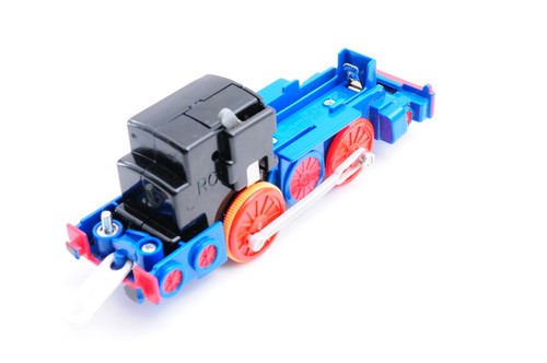 TOMY Plarail Thomas & Friends Bell Tank Car Set – Thomas Engine & 2 Tank Cars - Picture 8 of 18