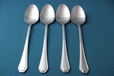 4 Place Oval Soup Spoons Wallace CASINO 18/10 Stainless China NEW 7 1/2"