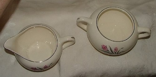 Vintage 1957 Salem China TULIP TIME Sugar w/ Lid & Creamer FINE Platinum Trim - Picture 2 of 5