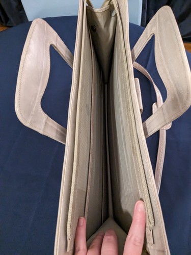 Vtg Pale Green Eel Skin Briefcase With Handles And Strap - Picture 6 of 8