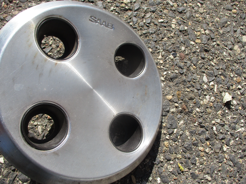 One factory 1981 to 1984 Saab 900 steel wheel center cap hubcap - Picture 2 of 12