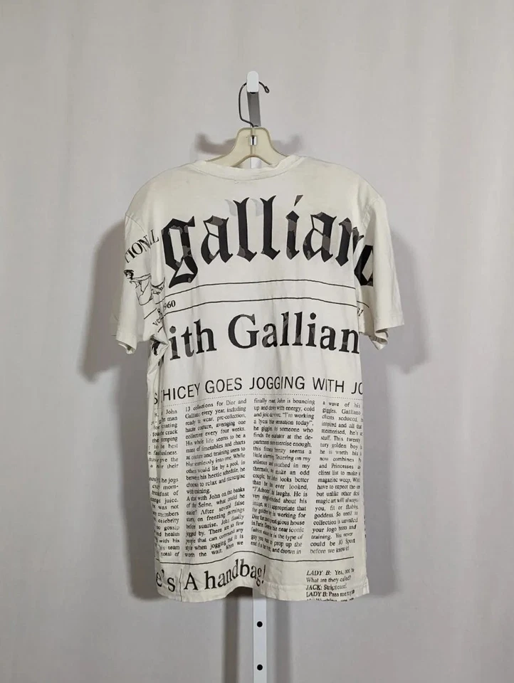John Galliano Vintage Y2K Newsprint Tabloid Bio Allover Print T Shirt L Italy - Imagem 2 de 4