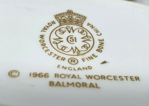 Royal Worcester Balmoral Green Gravy Or Sauce Boat And Stand Saucer VGC - Picture 3 of 3