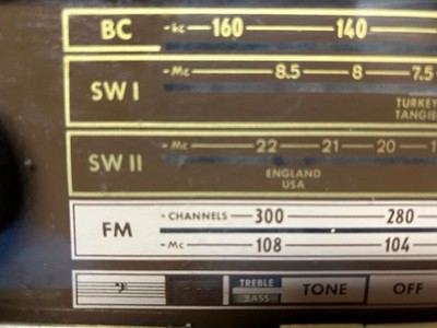 Vintage Grundig 2260 Tube Radio Multi Band German Console Untested