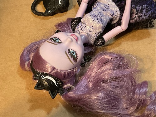 Kitty Cheshire Doll First Chapter Ever After High Purple Hair - Picture 7 of 11