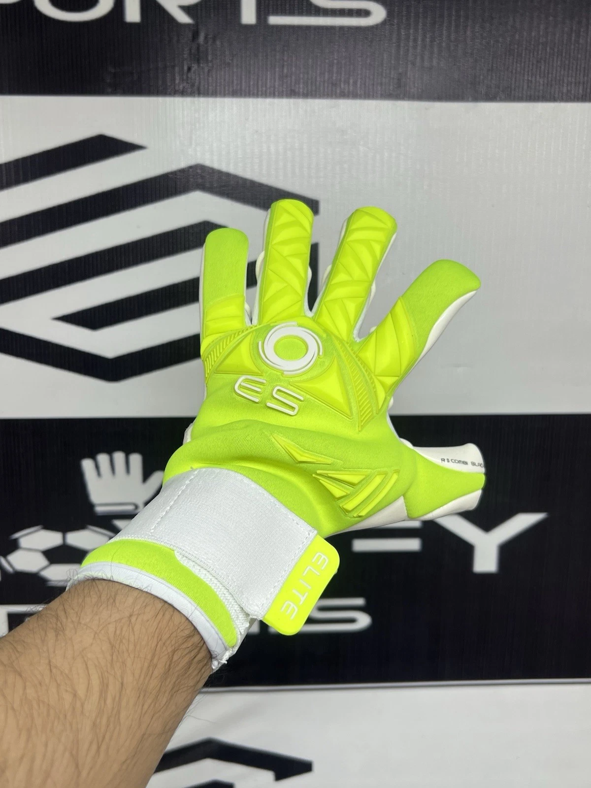 Elite Sport Goalkeeper Gloves - Thumbnail 5