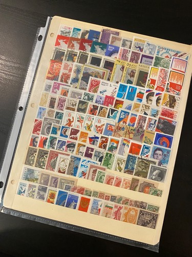 Briefmarkensammlung Weltweit Russland Schweiz auf 2 Einsteckseiten - M&U 1366