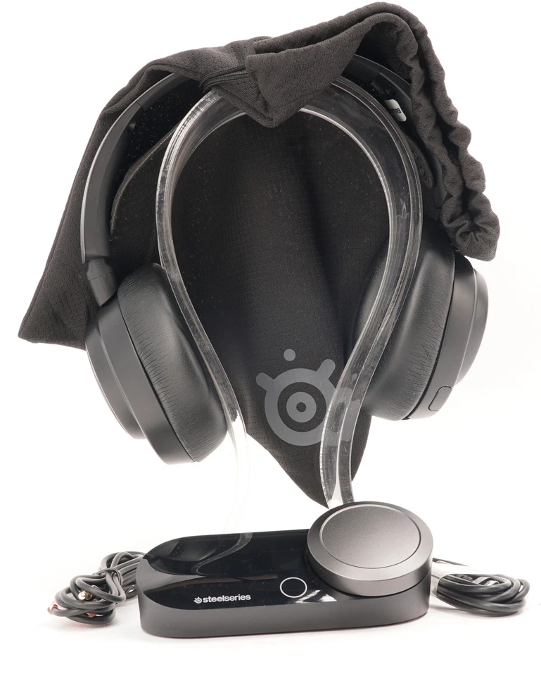 SteelSeries Arctis Nova Pro Gaming Headset for Xbox PC PS4 and PS5 - Image 3 of 4