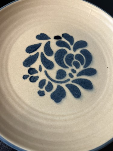 Lot Pfaltzgraff Vintage Folk Art Pottery 10" Dinner Plates USA Tan Blue Salad 13 - Picture 3 of 12