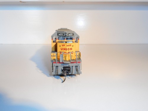Atlas Union Pacific Diesel Loco. In good mech cond with light. 2 rail DC. HO - Picture 9 of 14