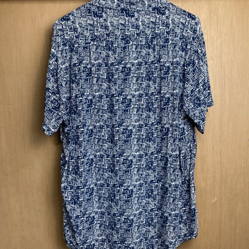 Camisa hawaiana VISITOR para hombre talla XL manga corta con botones remolino geométrico - Imagen 8 de 9