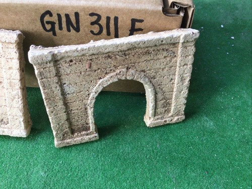 2x single tunnel - Z scale gauge- painted and weathered- Urban Type (GIN311e) - Picture 7 of 7