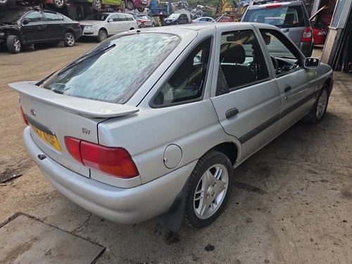 Ford Escort Mk6 Finesse 5 Door Hatch 1995-1999 6 Alloy Wheels Set 195/50/15 - Picture 4 of 19