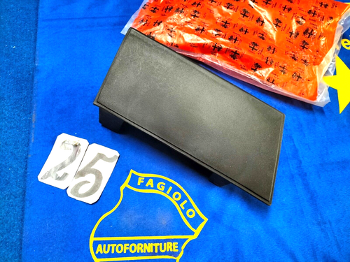 COPRIFORO FENDINEBBIA ALFA 33 TAPPO PLASTICA PARAURTI ANTERIORE Dx.ALFA ROMEO 33 - Foto 2 di 12