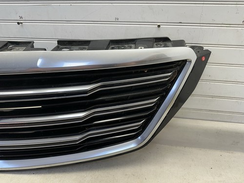 2018-2019 CADILLAC XTS GRILLE ASSEMBLY OEM FRONT UPPER GRILL 84496433 - Picture 5 of 10