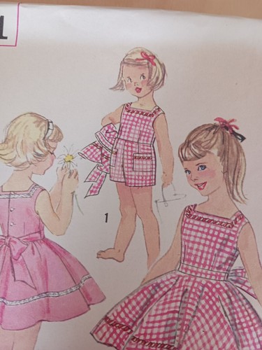 Vintage Simplicity Sewing Pattern 3031 Child Size 6 PlaySuit Romper And Skirt - Picture 3 of 8