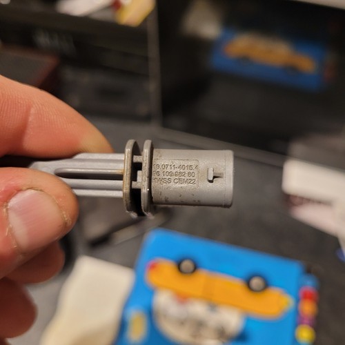 ABS-Sensor vorne rechts Peugeot 2008 P24 9810998280 1.2 Benzin 96kw 2023 27961145 - Bild 2 von 4