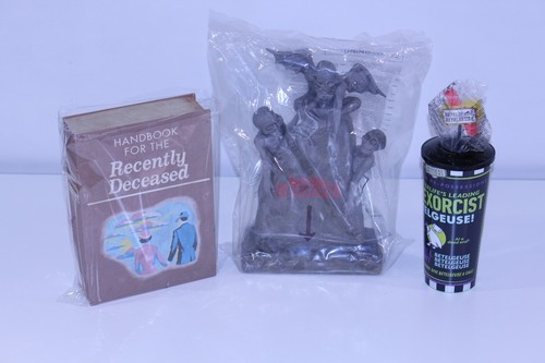 Regal Beetlejuice Lápida Lata Manual Taza Palomitas Cubo Lote Combo Set NUEVO - Imagen 7 de 24
