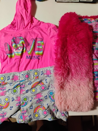 Trolls Girls' Size S (6 -6X) Pink Printed Fur Vest With Outfit Size 6 - Picture 10 of 10