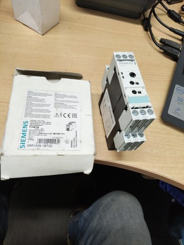 SIEMENS 3RP1505-1BT20 / 3RP15051BT20 (NEW In Box Time Relay  - Picture 1 of 8