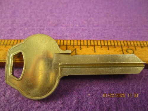 OLD ANTIQUE VTG 20 PC NEW OLD STOCK CORBIN/ RUSSWIN UNCUT HOUSE KEY BLANKS BRASS - Picture 4 of 14