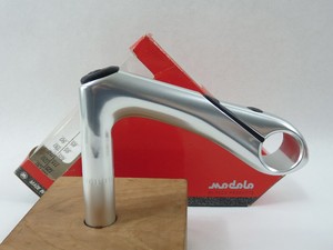 Modolo Q-Race Vorbau/Stem Road Silber 130mm 22,2mm/1" 26mm NOS Modolo Q-Race Vorbau/Stem Road Silber 130mm 22,2mm/1" 26mm NOS