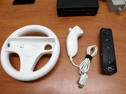 Nintendo Wii Konsole Schwarz RVL-101 (USA), Kabel & Netzteil, Controller - Bild 1 von 15