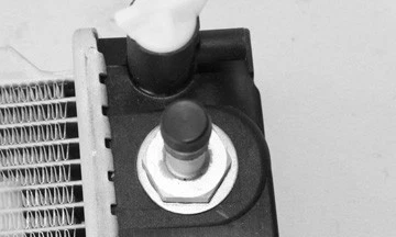 Radiador para 07-10 Toyota Sienna 3,5 L V6 automático fila única 16410-0P201 Foto 4 de 4