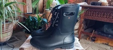 Bogs women's size 9 W Amanda Plush waterproof rubber black boots
