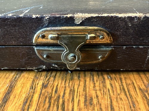 Antique Travel Leather Button Stud Checkers Set Game Original Pieces - Picture 23 of 24