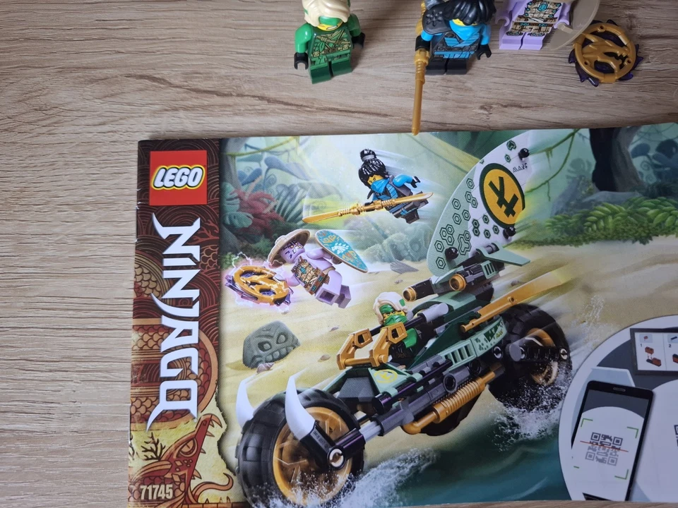 LEGO Ninjago 71745 Lloyd's Jungle Chopper Bike, photo 4 of 4
