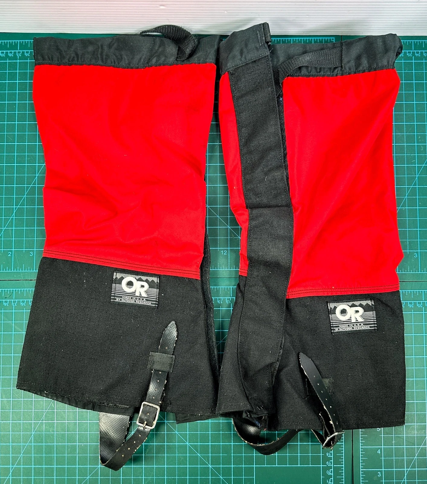 Outdoor Research OR Crocodile Gaiters Mens Large Red GORE-TEX Hook Loop Buckle
Opens in a new window