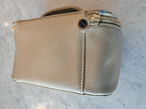EMIRATES BVLGARI Le GEMME OROM WOMEN'S FIRST CLASS AMENITY KIT, PAJAMAS + MORE - Picture 9 of 10