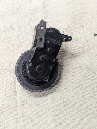 IONVAC Smart Clean Robo Vac 2000 Model 7687 Set Of Wheels - Picture 9 of 11