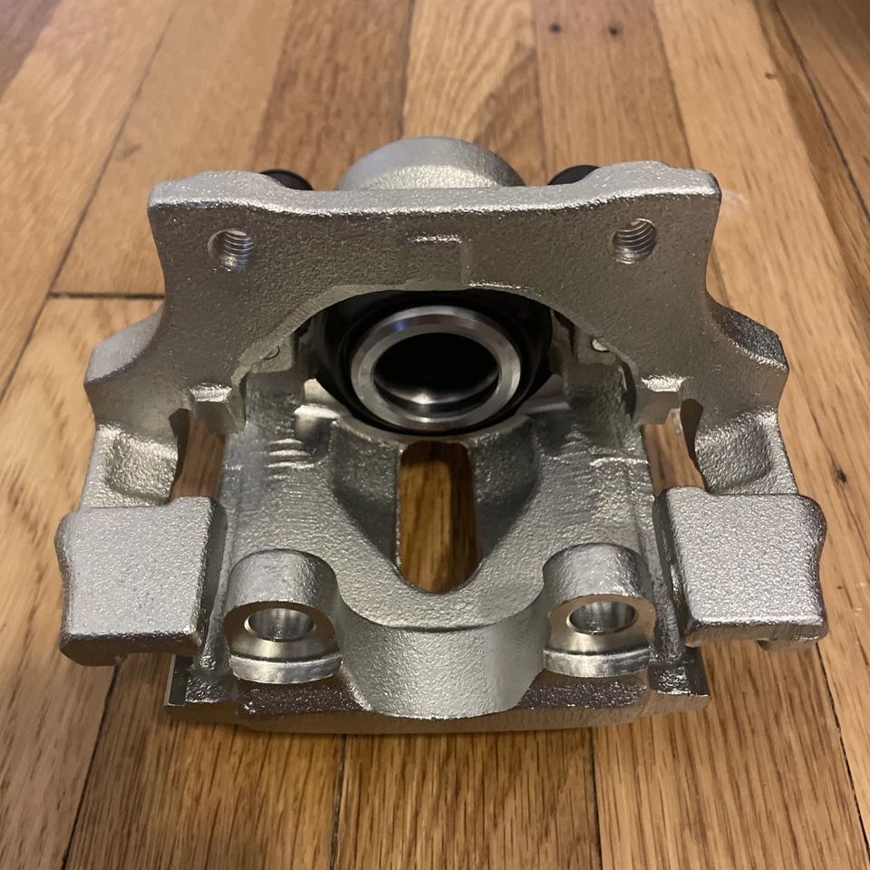 Задний правосторонний тормозной суппорт с кронштейном для BMW 320i 325Ci 325i 325xi 328i Z4 - Изображение 2 из 4