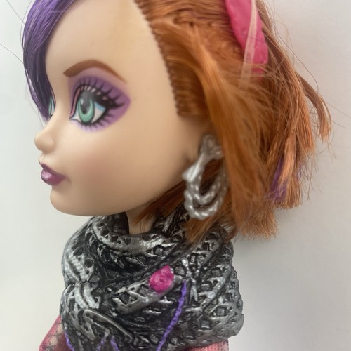 Ever After High First Chapter Poppy O'Hair Doll Mattel Ring Earrings Bracelet - Picture 6 of 16