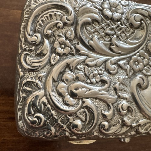 A Victorian Embossed Albo Silver Cigarette Case beautiful item , FREE UK P&P - Picture 3 of 23