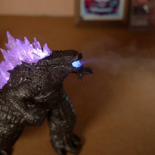 Monster Godzilla Humidifier Dynamic Light Effects Figure Essential Oil Diffuser - Picture 10 of 13