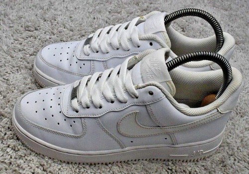 Nike Air Force 1 Low Triple White Sneakers Women's Size 7.5 DD8959-100 - Picture 2 of 8