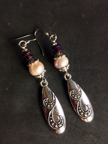 Teardrop Earrings With Sweet Water Pearl and Purple Hematite - Picture 2 of 7