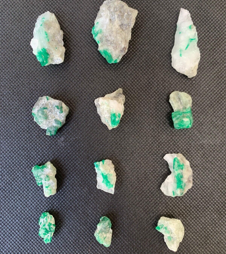 Natural Emerald crystal Specimen 271 Ct Lot from Swat Pakistan - Picture 17 of 19