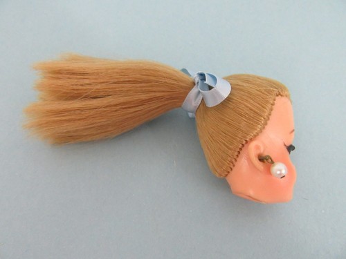 Vintage Clone Barbie EEGEE BABETTE o UNEEDA WENDY BAMBOLA TESTA con coda di cavallo bionda - Foto 4 di 9