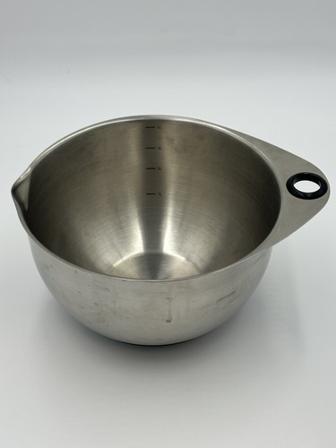 Lot of 2 The Pampered Chef Silver Measuring Mixing Bowls 16 Cup & 8 Cup With Lip - Picture 5 of 13